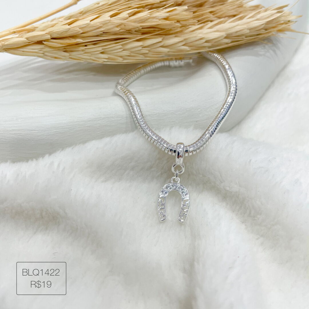 Berloque Ferradura Cravejada Cristal Prateado